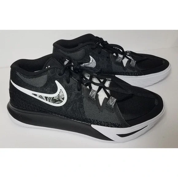 Nike Kyrie6 Flytrap Basketball Shoes Men size 10 Black White Sneakers DM1125 NEW